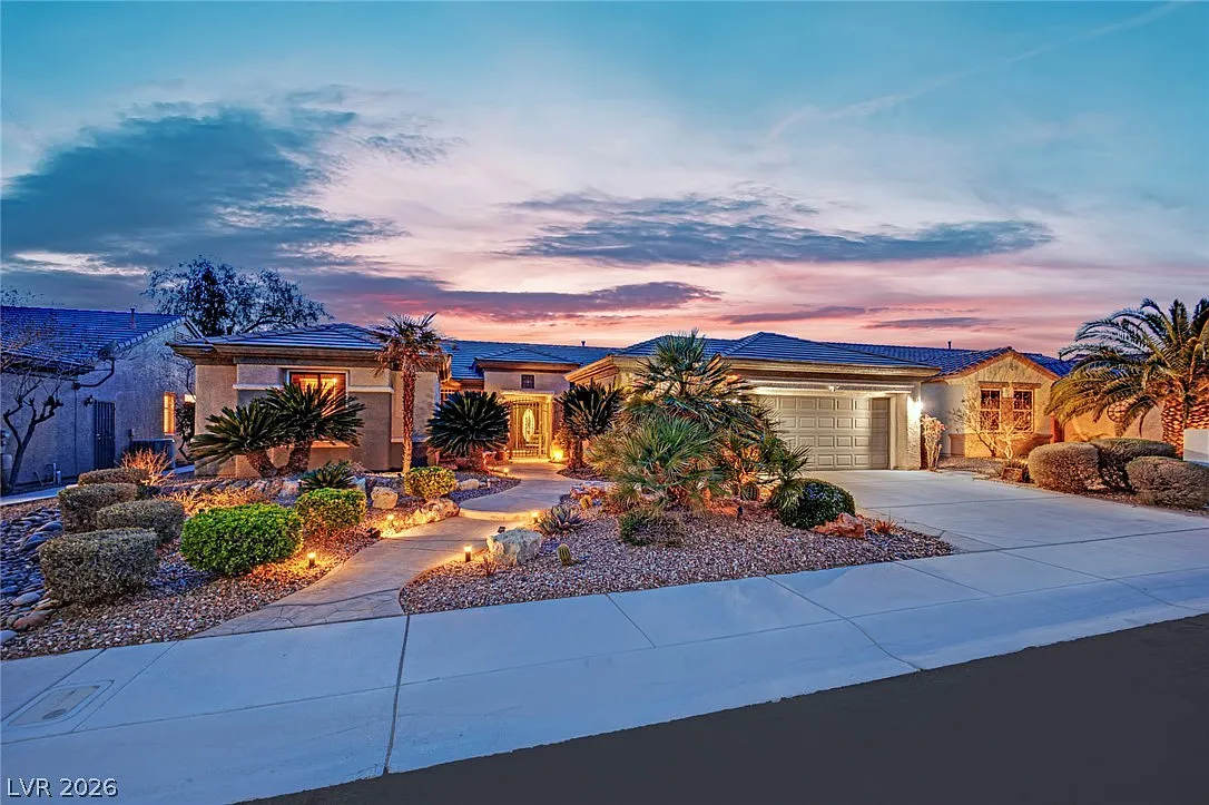 3 bed, 3.0 bath, 2296 sqft, $3,227 — Photo 2