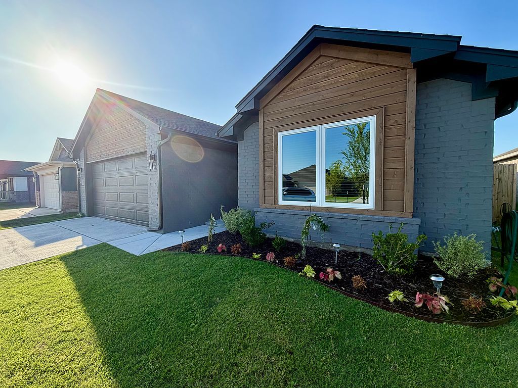 6517 SE 84th St - Property Image