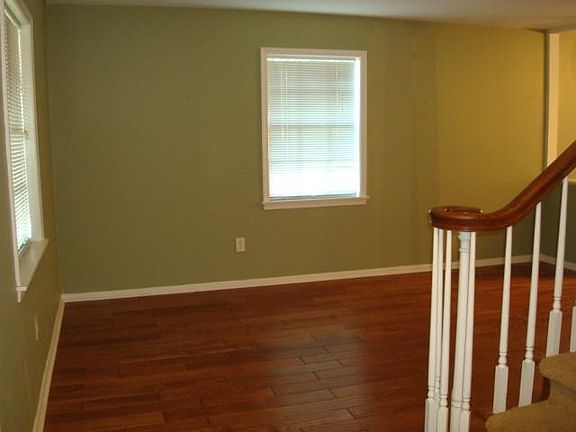 4th image of 2811 Chelsea Dr