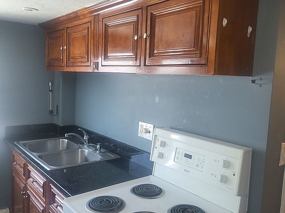 5th image of 39 Union St