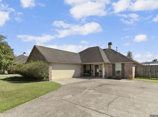 38405 Oakleigh Ln, Prairieville, LA 70769