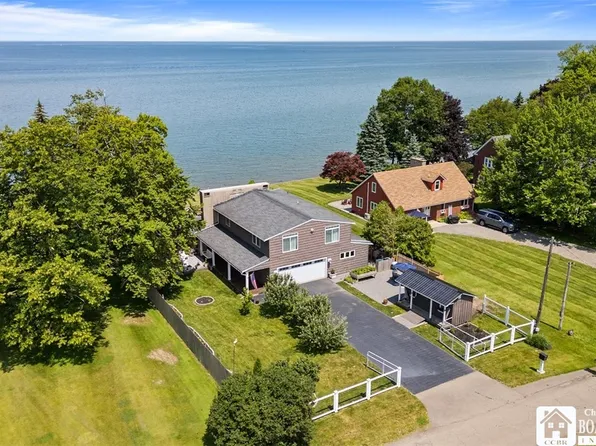 4948 E Shorewood Dr, Dunkirk, NY 14048