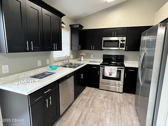 3rd image of 2870 Chalmer St