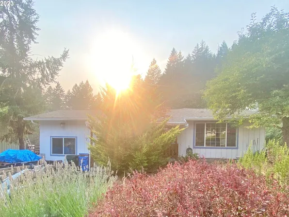 749 Tanglewood St, Sutherlin, OR 97479