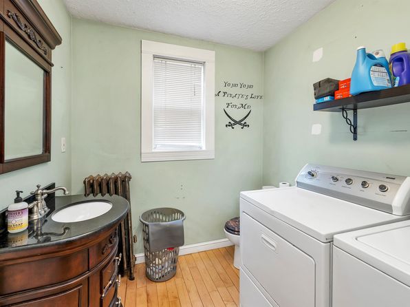 manchester-new-hampshire-95345332 picture