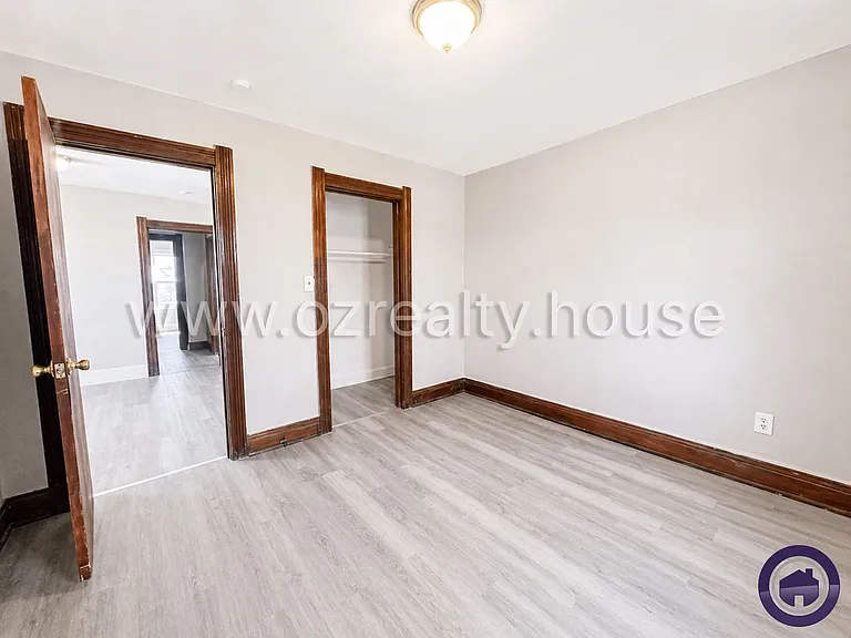 1031 N Michigan St — Photo 3