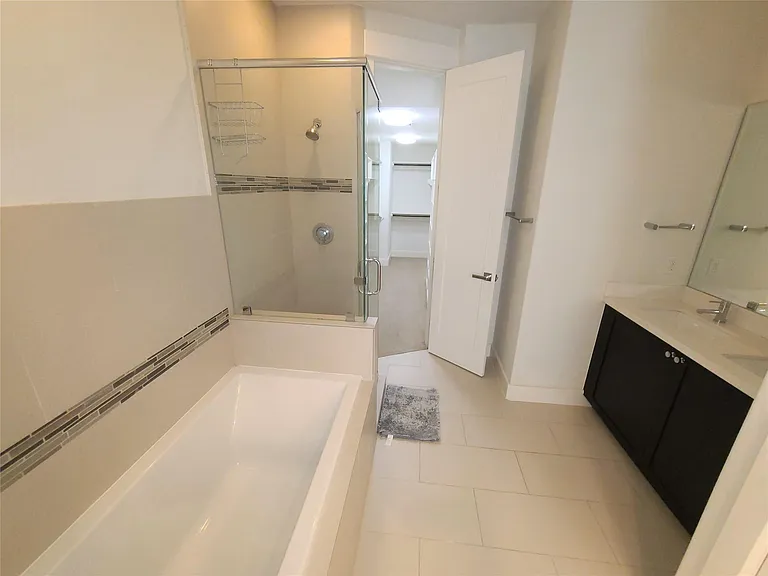 2610 Polk St — Photo 10