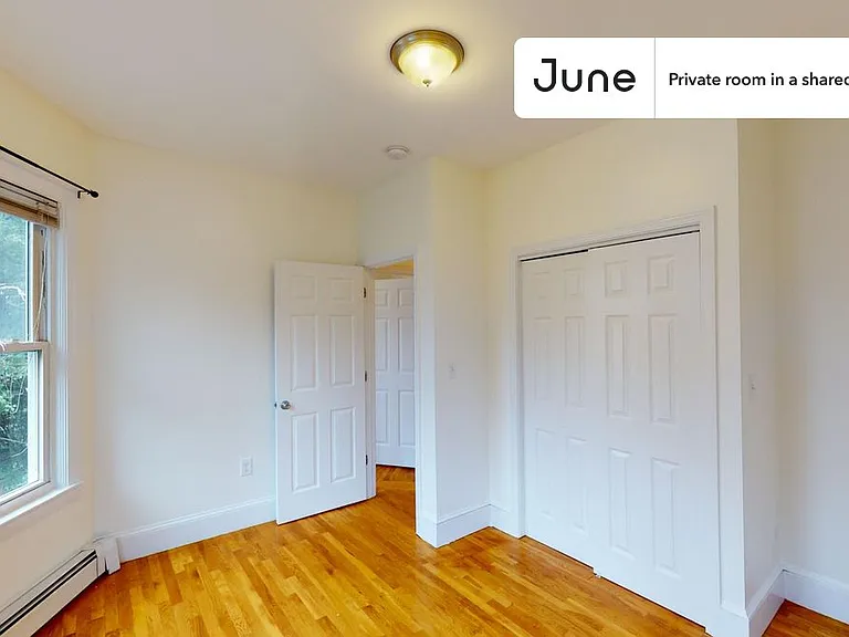21 Rossmore St #B — Photo 4