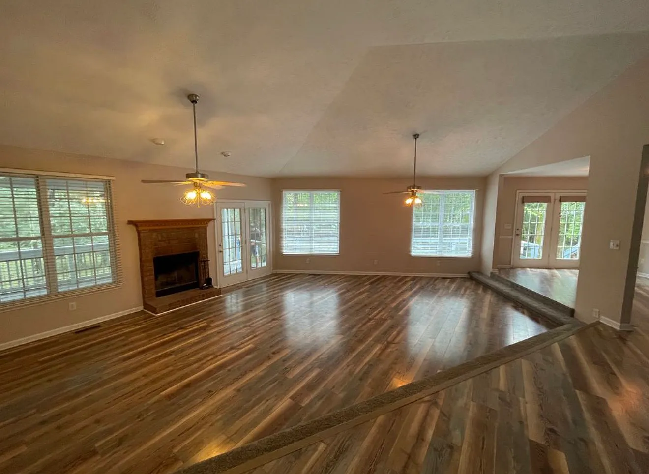 3 bed, 2146 sqft, $2,900 — Photo 4