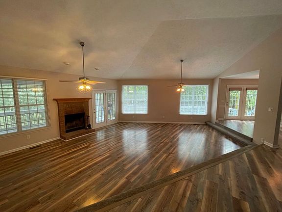 4th image of 406 Nathan Ct