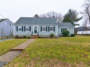 62 Newcastle Rd, Peabody, MA 01960