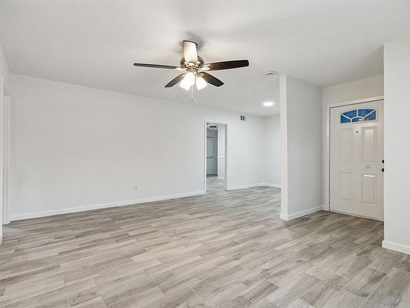 5th image of 1318 Lewis Dr
