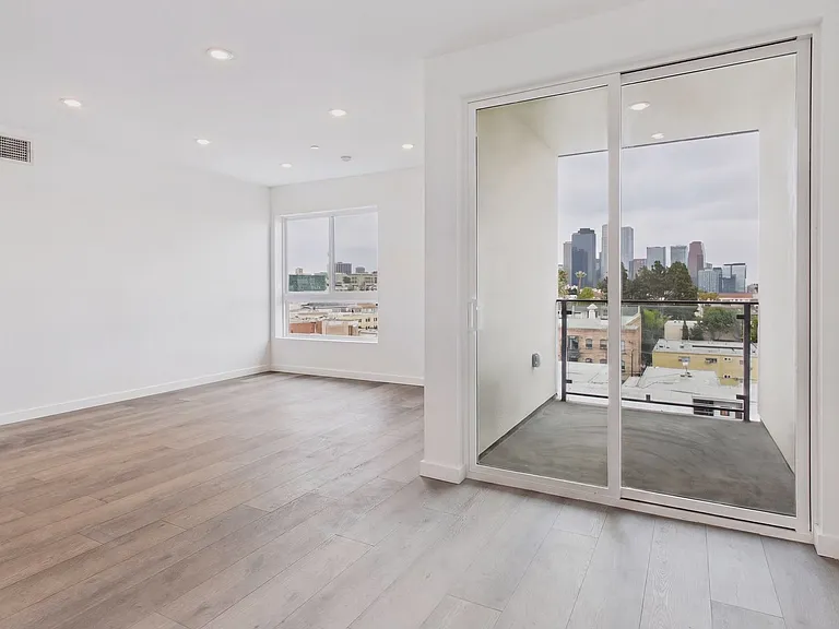 Diamante Apartment Homes — Photo 27