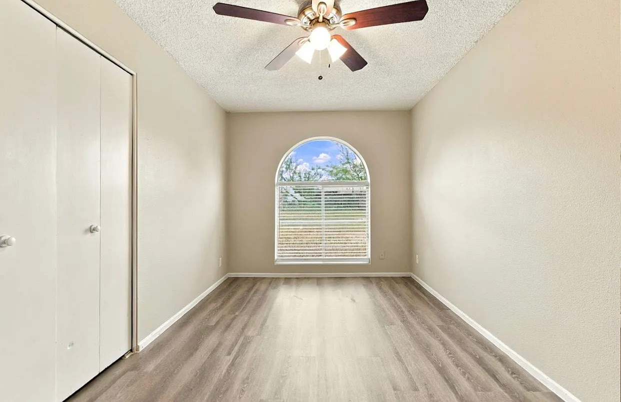 3 bed, 1448 sqft, $2,075 — Photo 2