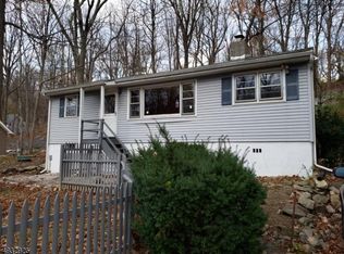 67 Breakneck Rd, Highland Lakes, NJ 07422