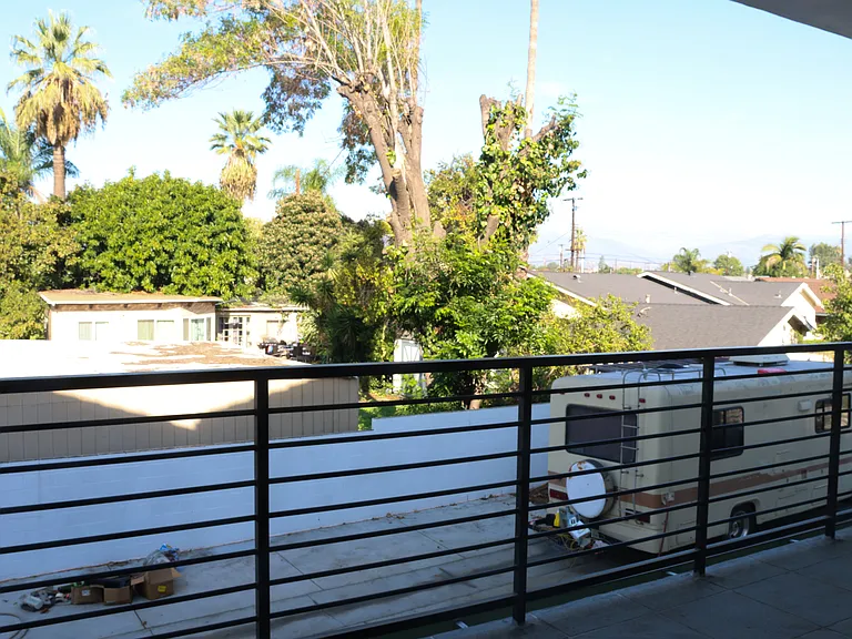 546 N Lark Ellen Ave #4 — Photo 10