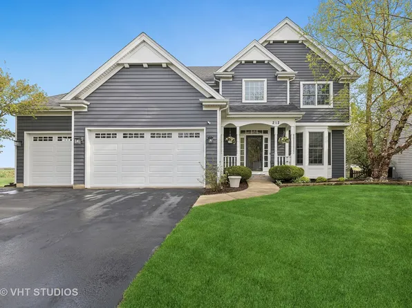 212 Ream Dr, Elburn, IL 60119
