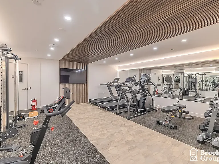 101-19 Rockaway Beach Blvd #2L — Photo 31