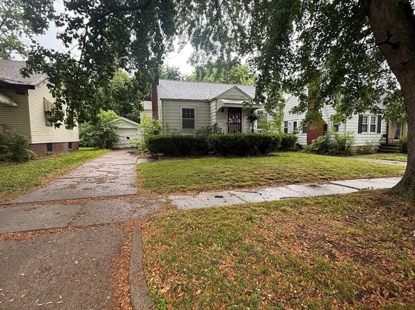 1073 W Packard St, Decatur, IL 62522