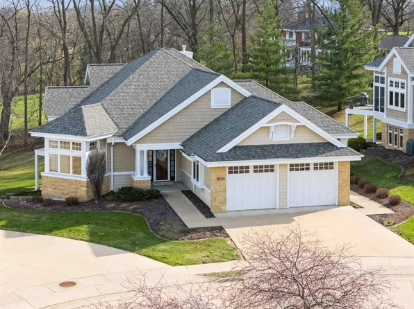 1830 Links Glen Dr, Dubuque, IA 52003