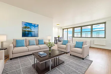 880 Boynton Avenue, #17J