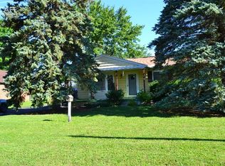 5103 Hillcrest Cir, Flint, MI 48506