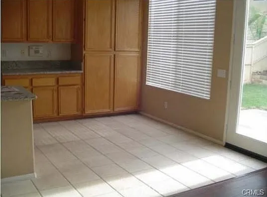 212 Jessica Ln — Photo 2
