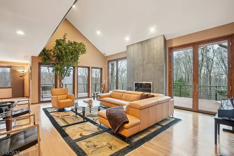 4 bed, 3.5 bath, $7,250 — Photo 3