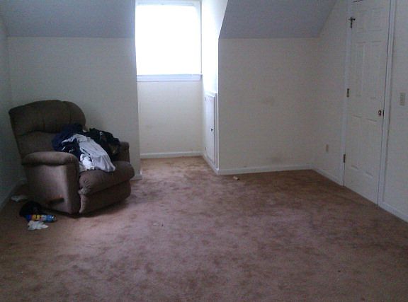 5th image of 208 Simbelyn Dr