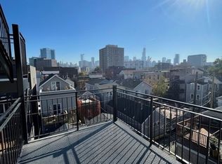 721 N Elizabeth St #3S, Chicago, IL 60642