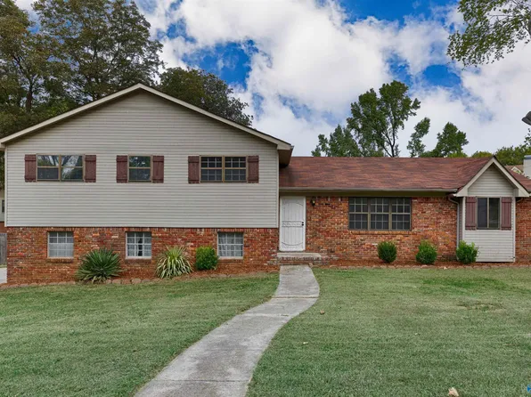 2703 Dry Creek Dr NW, Huntsville, AL 35810