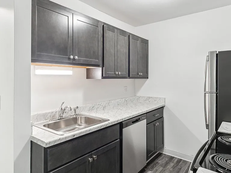Kimberly Club Apartments — Photo 20