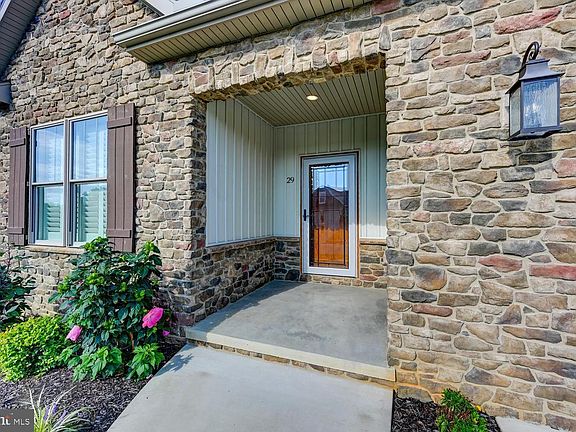 2nd image of 29 Smith Cir