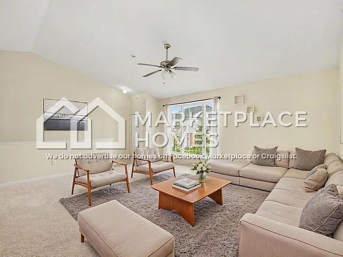 2804 Riversedge Dr — Photo 1