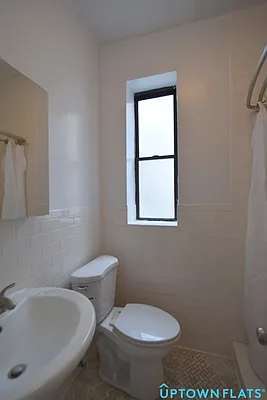 Rented by Uptown Flats LLC | media 18