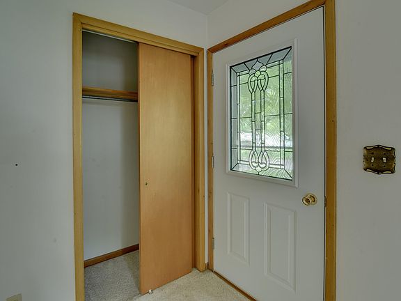 3rd image of 715 W 6th Ave N
