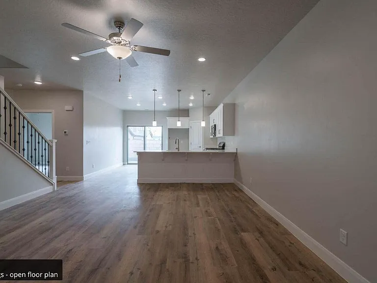 527 N 550 W — Photo 4
