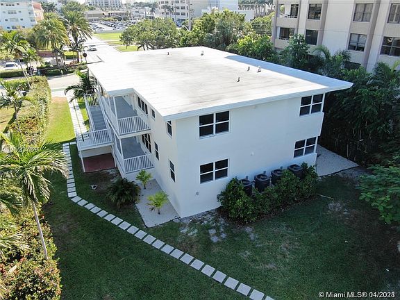 3rd image of 9700 W Bay Harbor Dr APT 1