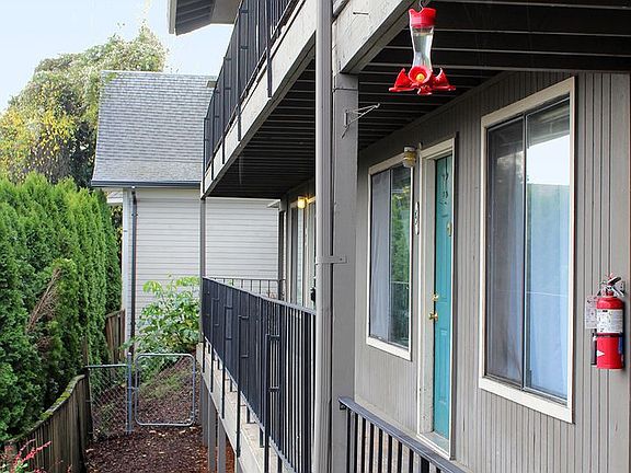 5th image of 1118 SE Rhone St Unit 1-8-4