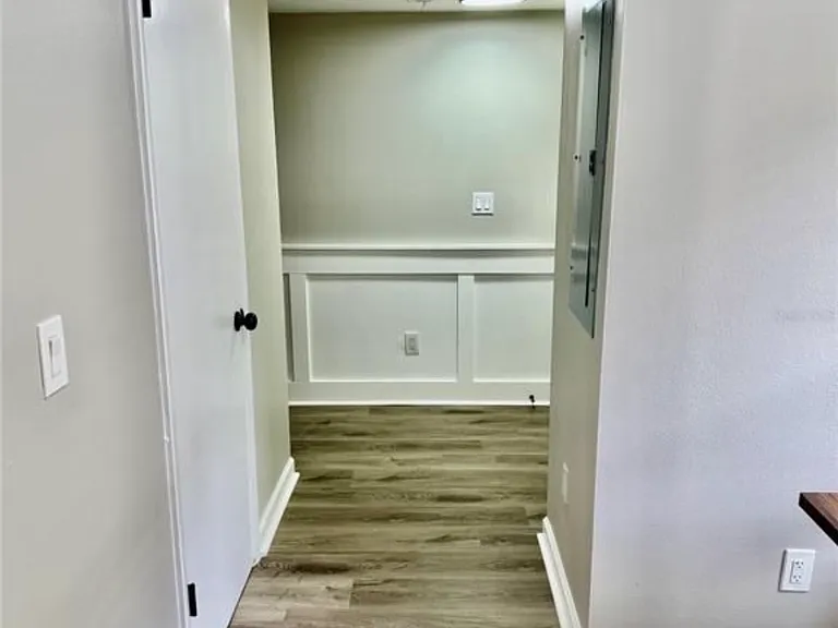 1884 Clearbrooke Dr — Photo 9