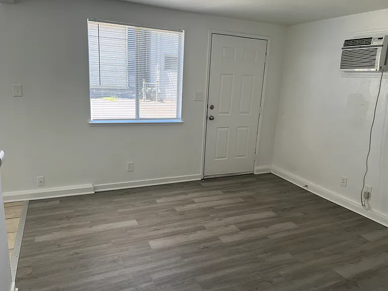 608 1/2 Oak St #1/2 — Photo 7