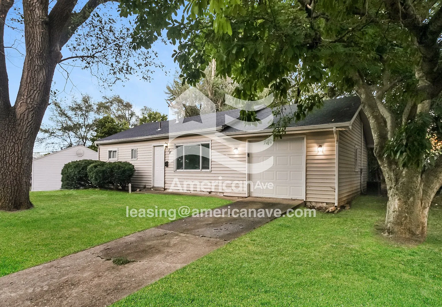 3 bed, 1.0 bath, 855 sqft, $1,307 — Photo 2
