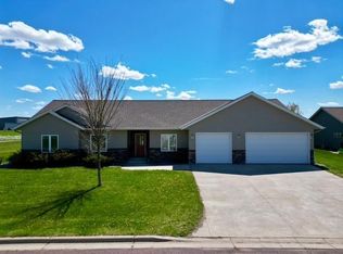 906 Sunrise Blvd, Redwood Falls, MN 56283