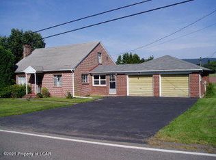 186 E County Rd, Sugarloaf, PA 18249