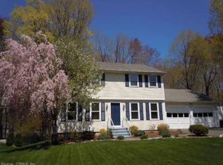 40 Woodside Dr, Unionville, CT 06085
