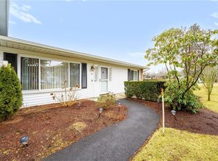 22 Fox Ridge Cres, Warwick, RI 02886