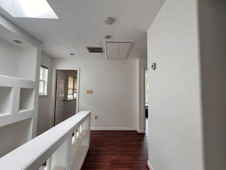1048 45th St NE — Photo 3