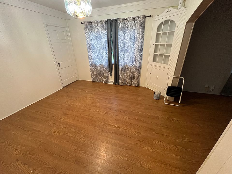 1st image of 1736 Llanfair Ave