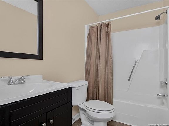 3rd image of 353 Bahama Loop