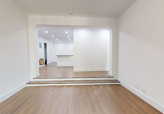 3rd image of 34 W 65th St #6M